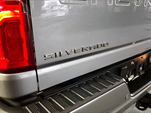 Used 2024 Chevrolet Silverado 2500 High Country w/ Technology Package AWD/4WD image 30
