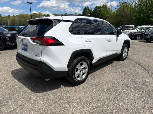 Used 2021 Toyota RAV4 XLE AWD/4WD image 7