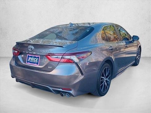 Used 2023 Toyota Camry SE image 4