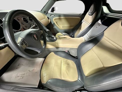 Used 2007 Pontiac Solstice Convertible w/ Premium Package RWD image 18