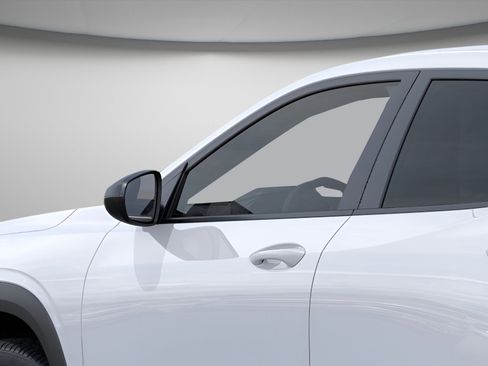 New 2026 Chevrolet Trax LS image 12