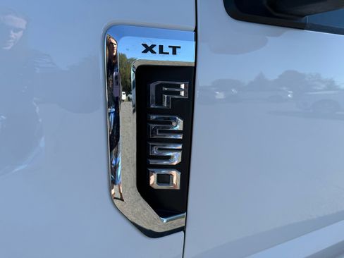 Used 2019 Ford F250 XLT w/ XLT Value Package image 40