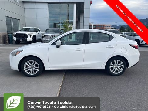 Used 2018 Toyota Yaris iA FWD image 4