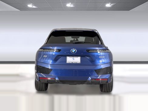 Used 2024 BMW iX xDrive50 w/ Premium Package AWD/4WD image 10