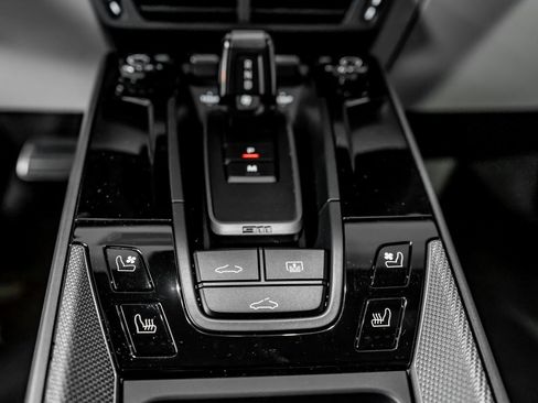 Certified 2025 Porsche 911 Carrera image 25