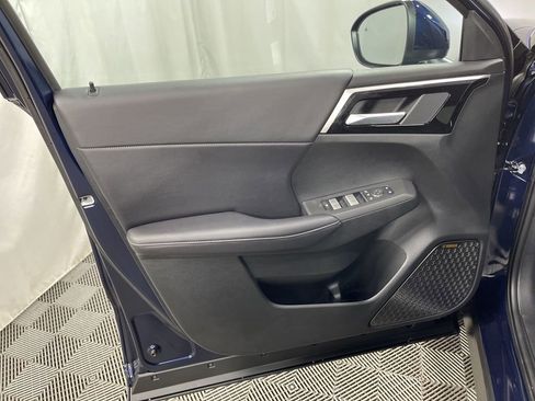 New 2025 Mitsubishi Outlander SE image 22