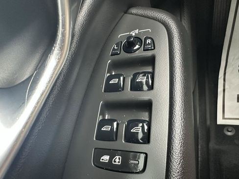 Used 2023 Volvo XC90 B5 Core AWD/4WD image 13