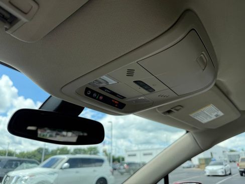 Used 2019 Buick Enclave Essence FWD image 28