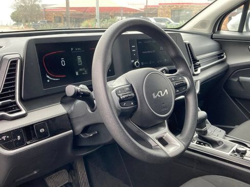 Used 2024 Kia Sportage LX FWD image 8