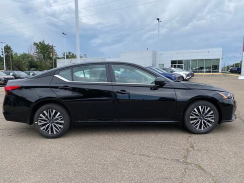 New 2026 Nissan Altima 2.5 SV AWD/4WD image 6