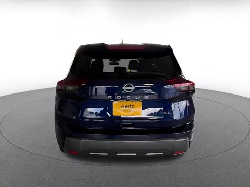 Used 2026 Nissan Rogue SL FWD image 12