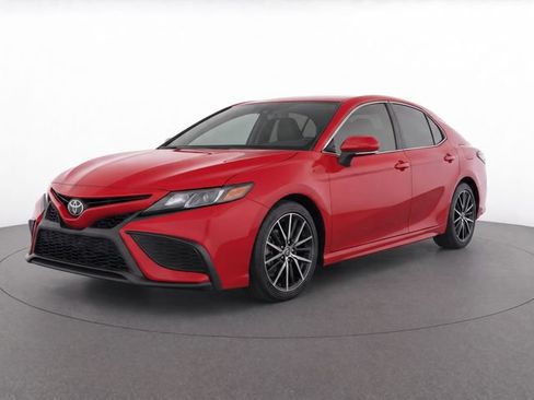 Used 2024 Toyota Camry SE FWD image 8