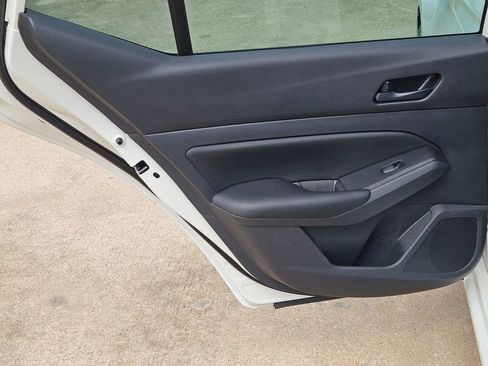 Used 2025 Nissan Altima 2.5 S FWD image 16