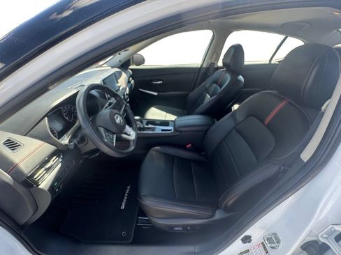 Used 2022 Nissan Sentra SR w/ SR Premium Package FWD image 11
