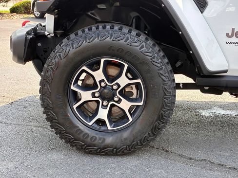 Used 2022 Jeep Wrangler Unlimited Rubicon AWD/4WD image 49