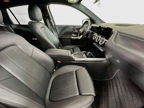 Certified 2025 Mercedes-Benz GLA 250 image 28