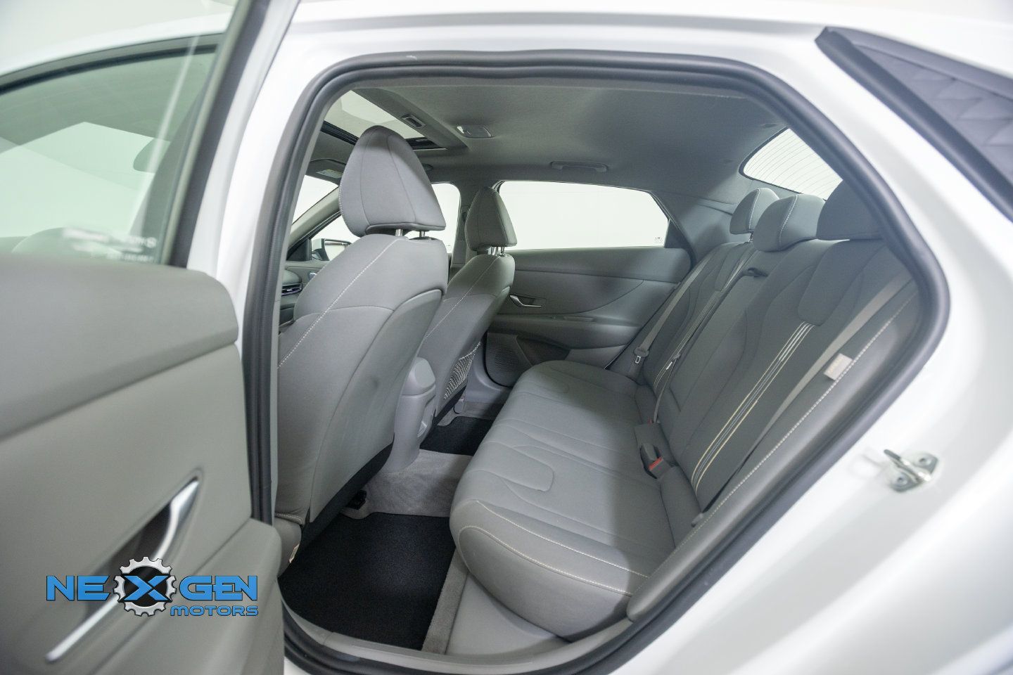 Used 2024 Hyundai Elantra SEL w/ Convenience Package FWD image 28
