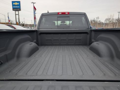 Used 2018 RAM 1500 SLT image 19