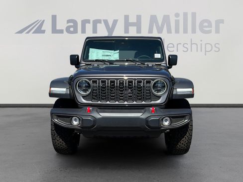 New 2025 Jeep Wrangler Unlimited Rubicon w/ Technology Group image 8