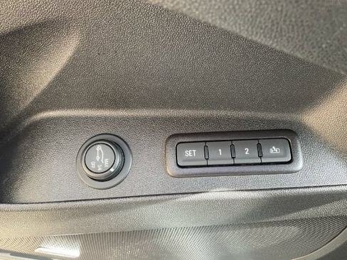 Used 2018 Chevrolet Equinox Premier AWD/4WD image 37