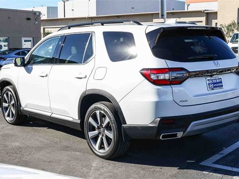 Used 2023 Honda Pilot Elite image 4