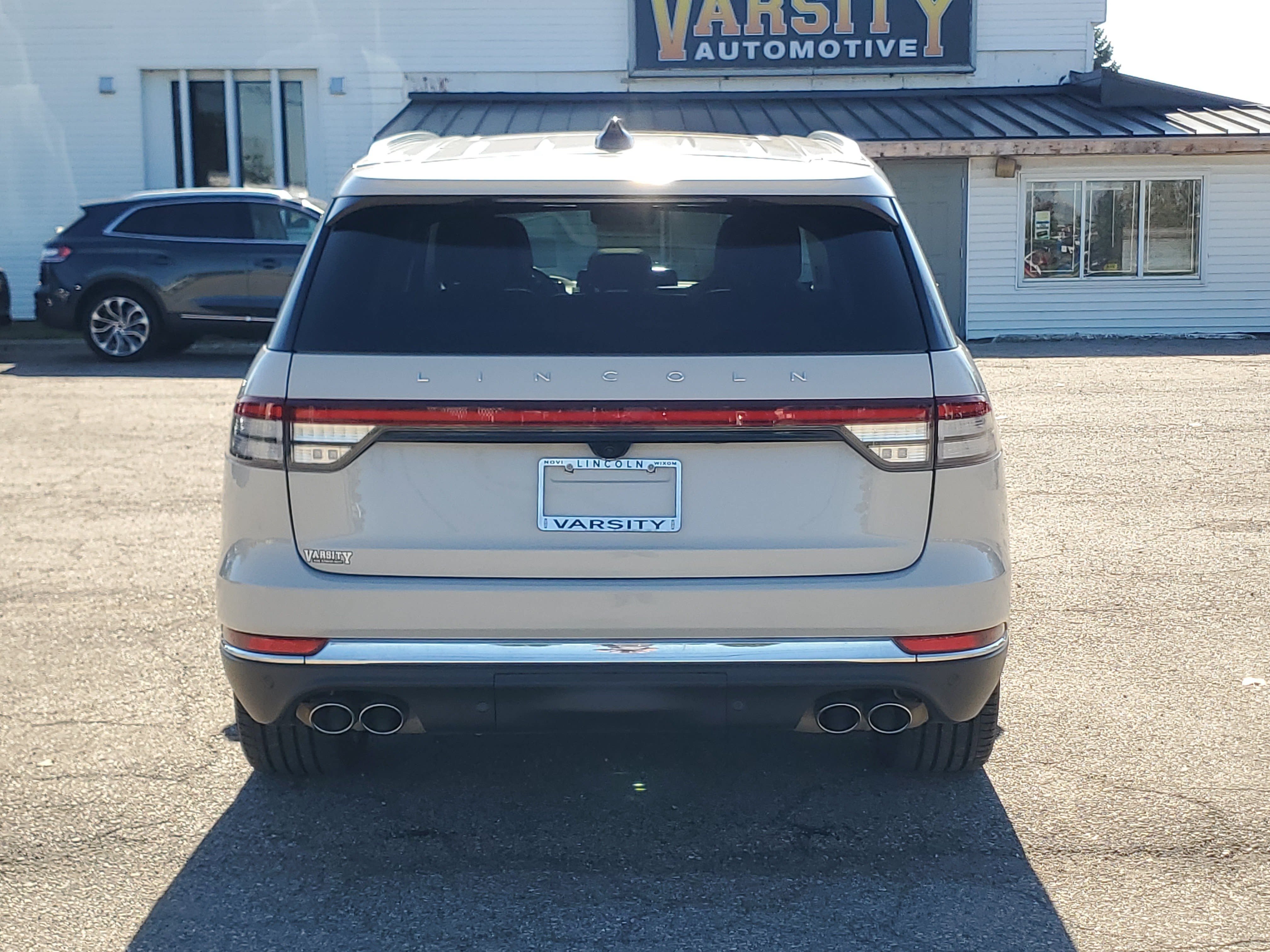 Used 2025 Lincoln Aviator Reserve w/ Equipment Group 201A AWD/4WD image 5