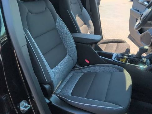 Used 2023 Chevrolet TrailBlazer LT w/ Convenience Package AWD/4WD image 42