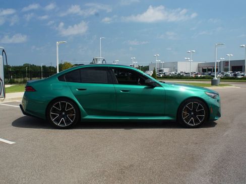Used 2025 BMW M5 w/ Carbon Package AWD/4WD image 21