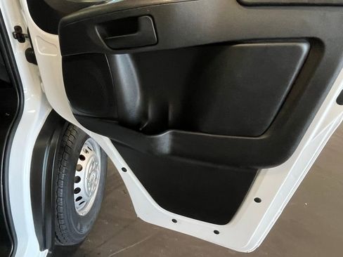 Used 2025 RAM ProMaster 2500 w/ Convenience Group image 24