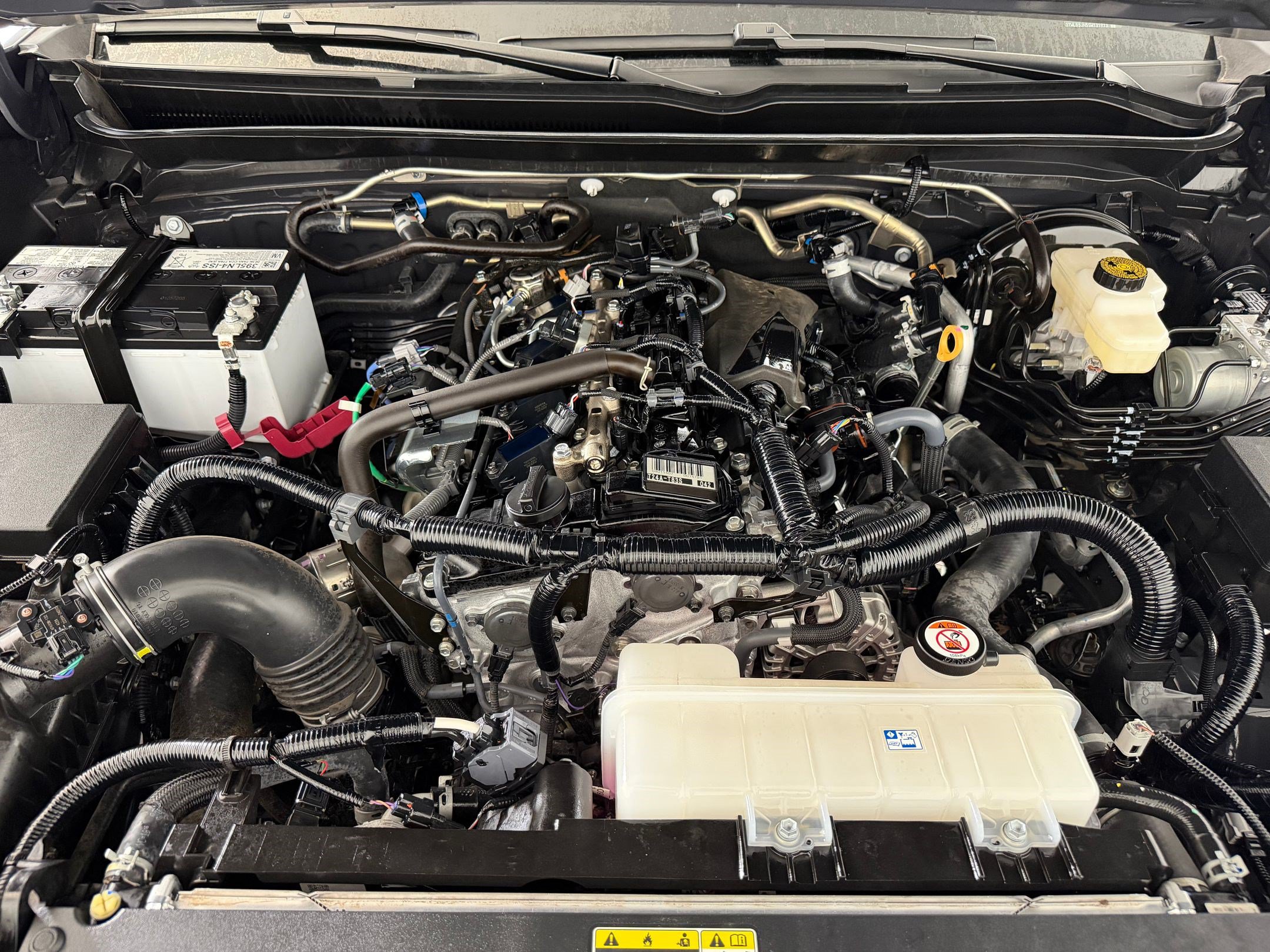 Used 2025 Toyota Tacoma Limited AWD/4WD image 32