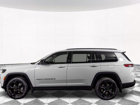 New 2026 Jeep Grand Cherokee L Limited w/ Limited Altitude Package AWD/4WD image 20
