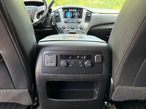 Used 2020 GMC Yukon SLT AWD/4WD image 30