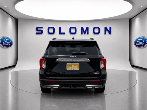 Certified 2022 Ford Explorer XLT w/ Equipment Group 202A AWD/4WD image 6