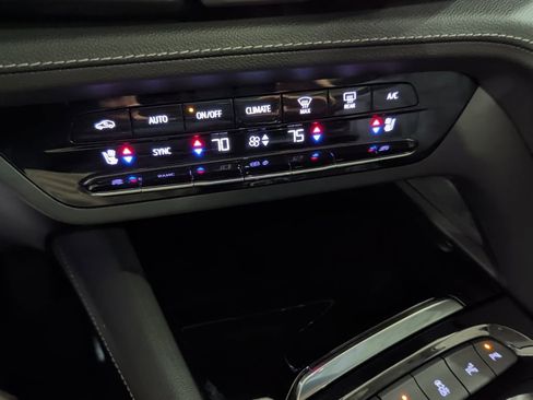 Certified 2022 Buick Envision Avenir w/ Technology Package II image 24