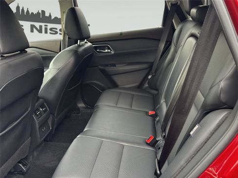 Used 2021 Nissan Rogue SV w/ Premium Package image 28