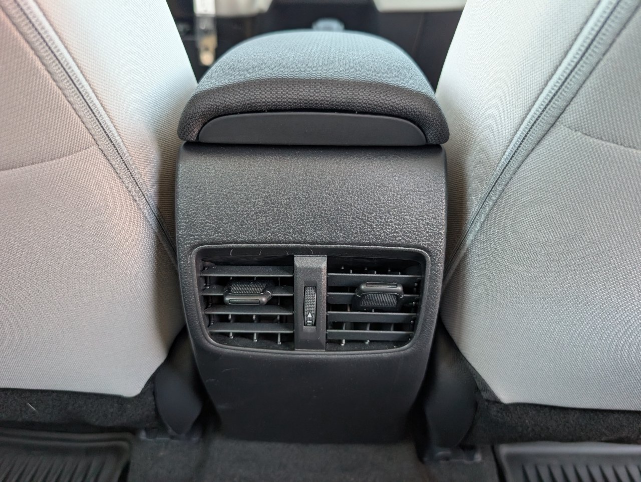 Used 2026 Toyota Corolla Cross L FWD image 7