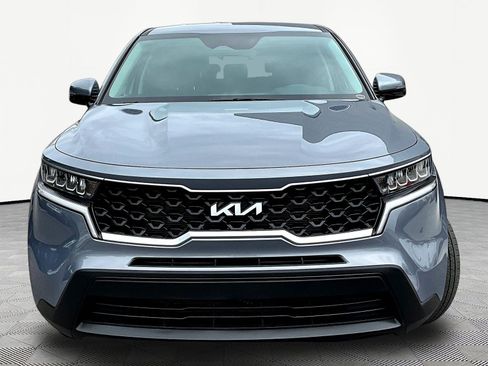 Certified 2023 Kia Sorento LX FWD image 2
