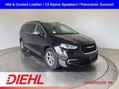 Used 2023 Chrysler Pacifica Limited