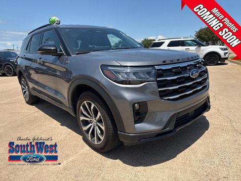 Used 2025 Ford Explorer ST-Line AWD/4WD image 1