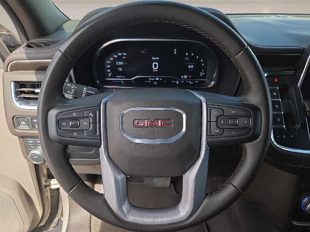 Used 2024 GMC Yukon XL SLE w/ Gmc Pro Safety Plus Package AWD/4WD image 16