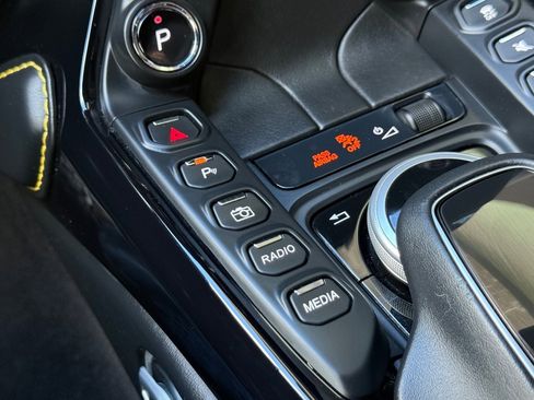 Used 2020 Aston Martin V8 Vantage Coupe RWD image 27