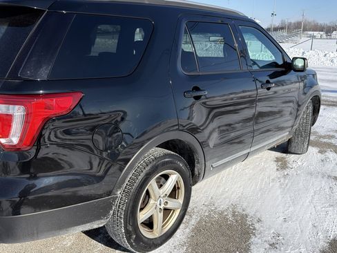 Used 2016 Ford Explorer XLT w/ Equipment Group 202A image 11