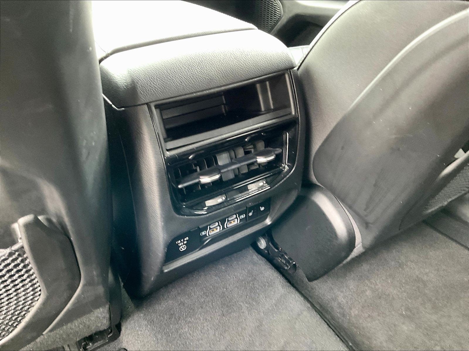 Used 2023 Jeep Grand Cherokee Limited w/ Black Appearance Package AWD/4WD image 10