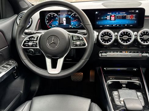 Used 2022 Mercedes-Benz GLB 250 4MATIC w/ Premium Package Lite image 14