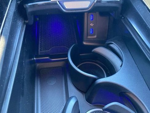 Used 2025 Mercedes-Benz GLC 300 4MATIC image 28