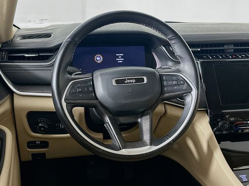 Used 2022 Jeep Grand Cherokee L Limited image 18