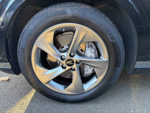 Used 2026 Genesis GV70 2.5T Select image 5