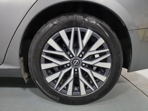 Used 2023 Nissan Altima 2.5 SV FWD image 10