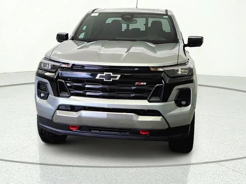 Used 2026 Chevrolet Colorado Z71 w/ Technology Package AWD/4WD image 2