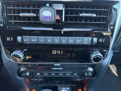 Used 2023 Lexus GX 460 Premium image 14